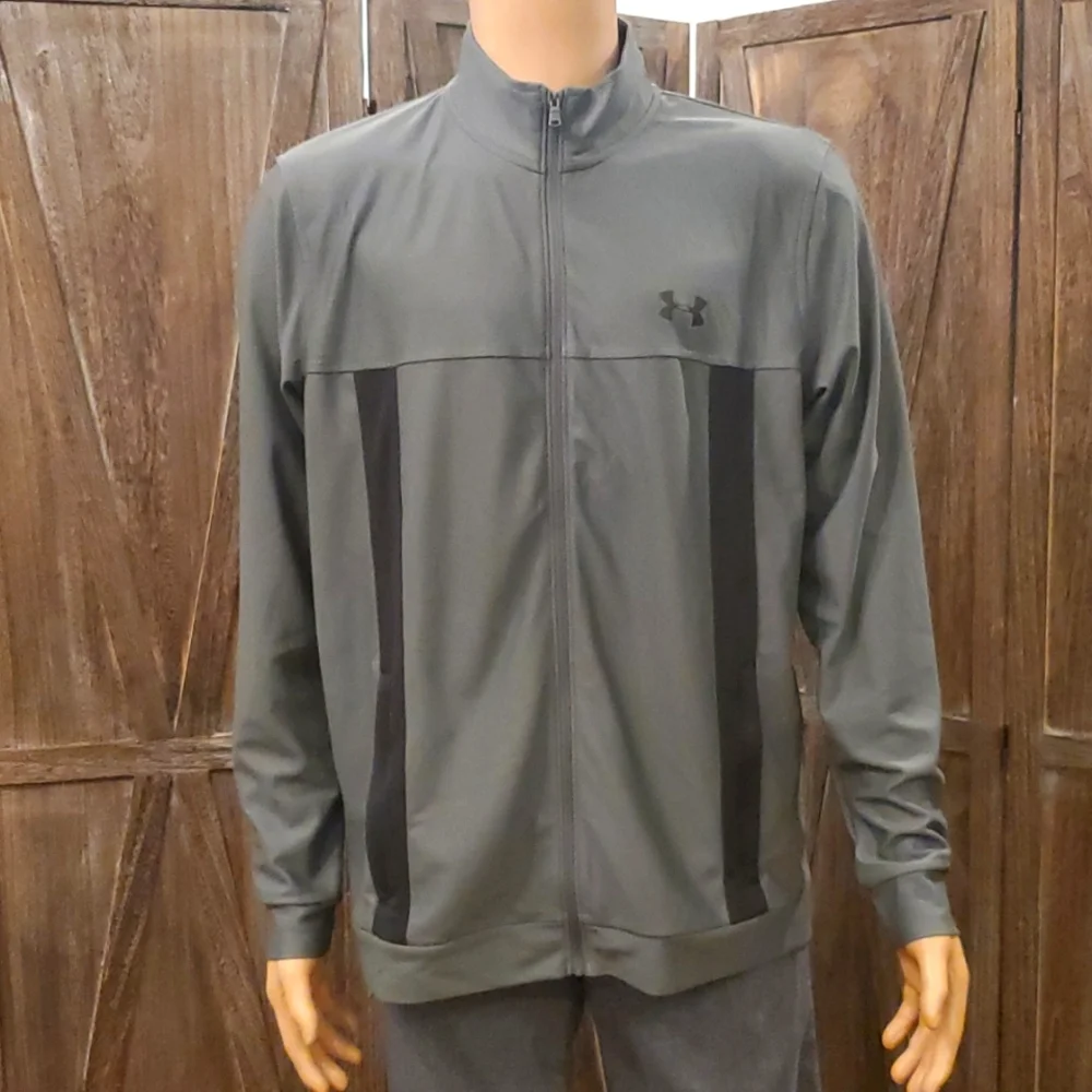 Mens Under Armour gray & black loose fit full zip jacket size L